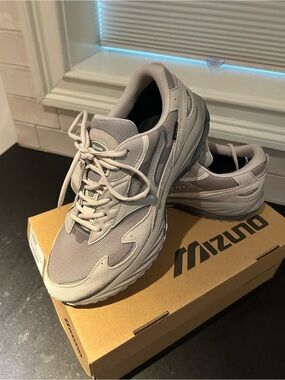 Mizuno Light Grey Mesh & Suede Wave Rider GTX